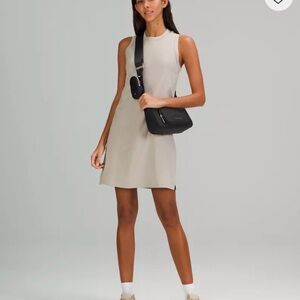 lululemon athletica crossbody with nano pouch 2L